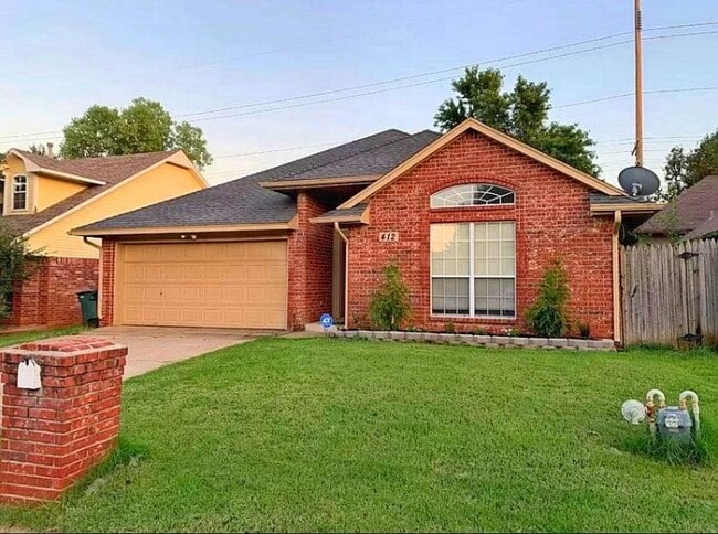 Primary Photo - 412 McDonald Dr