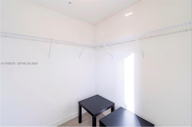 Building Photo - 999 SW 1st Ave