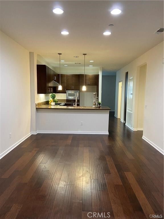 Building Photo - 1528 W Artesia Square