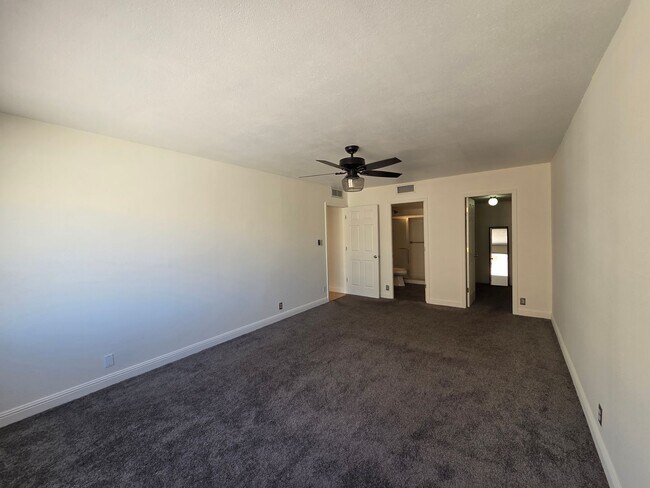 Building Photo - Beautiful 2 Bed/2 Bath Condo in Scottsdale...