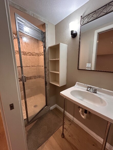 Building Photo - 1388 Hartsdale Dr