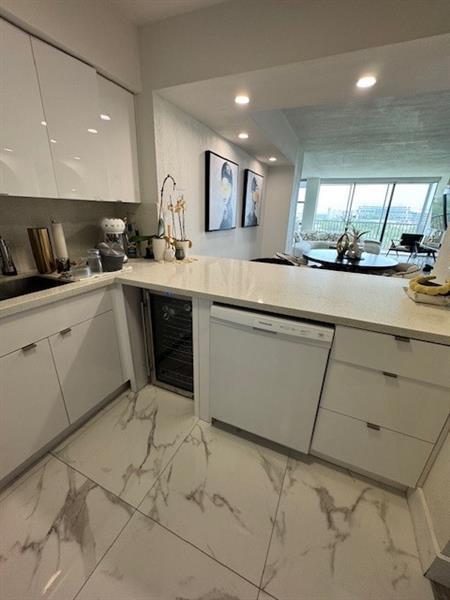 Building Photo - 20335 W Country Club Dr