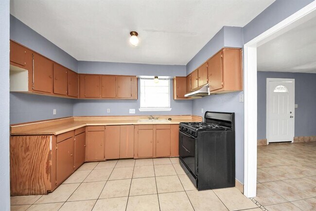 Building Photo - 13710 Brownsville St