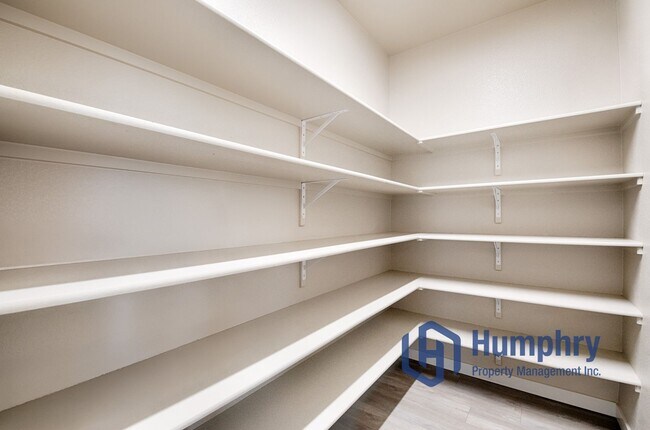 Building Photo - Beautiful home in South East Boise