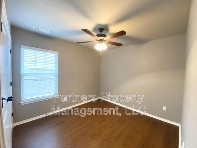 Building Photo - 812 Hindman Dr