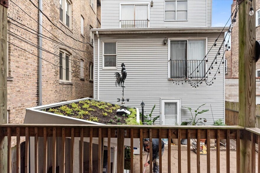 Building Photo - 4307 N Paulina St