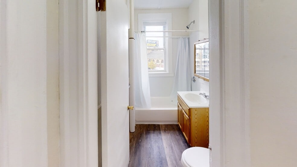 Building Photo - 1084 Boylston St