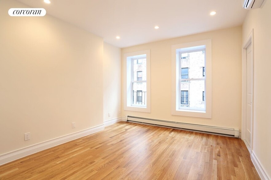 Building Photo - 116 E 91st St