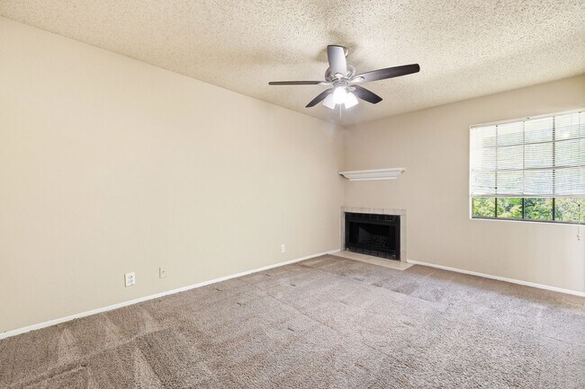 Building Photo - 4927 Ty Terrace St