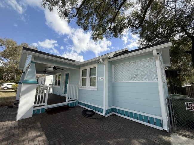 Building Photo - 320 W Lambright St