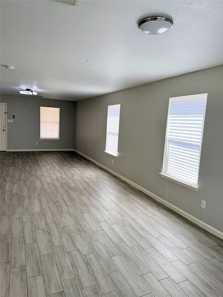 Building Photo - 3851 Bridgebluff Ln