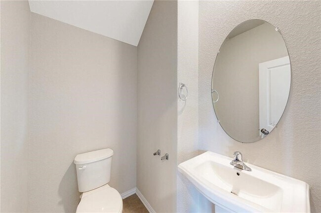 Building Photo - 17212 Crowndale Dr