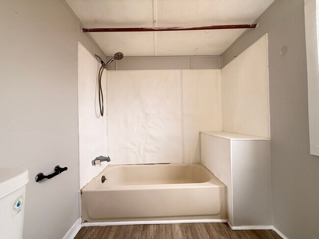 Building Photo - Open Concept 2 Bed, 2 Bath home FOR RENT in Laurel Lakes, NJ $1500