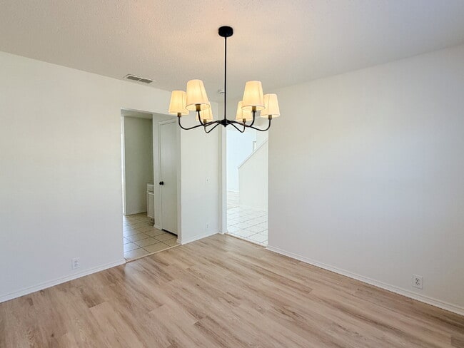 Building Photo - 4-Bedroom, 2.5-Bath, 2 Story Home in Fort Worth!