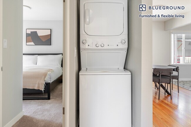 Building Photo - 1230 Mills St