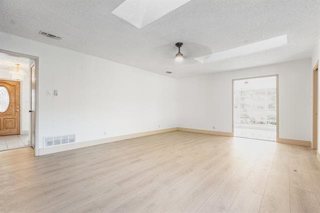 Building Photo - 210 Oak Forest Trail