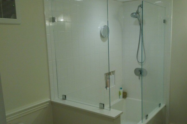 Shower - 48 Benefit St