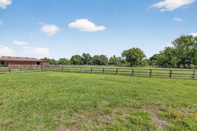 Building Photo - 10157 La Reina Rd