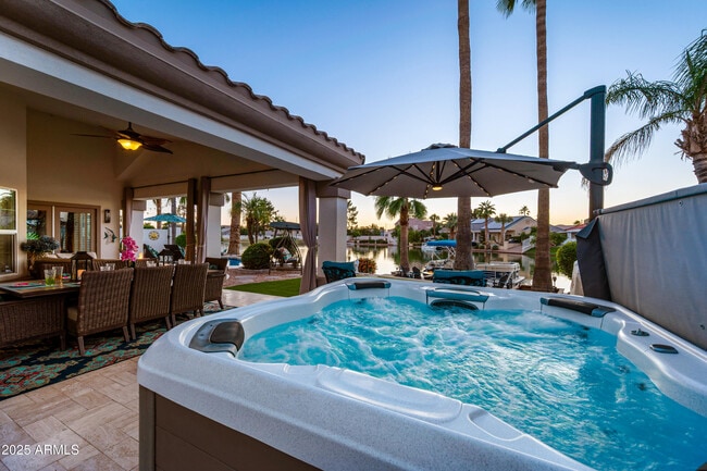 Building Photo - 1817 E Willow Tree Ct