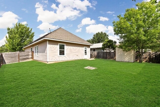 Building Photo - 6908 Villita Cove