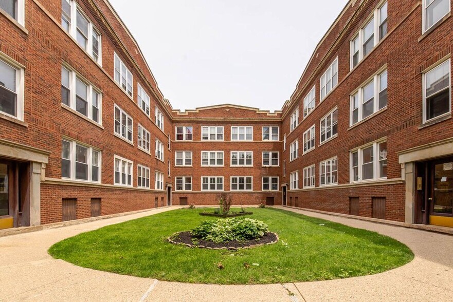 Primary Photo - 2104 W Birchwood Ave
