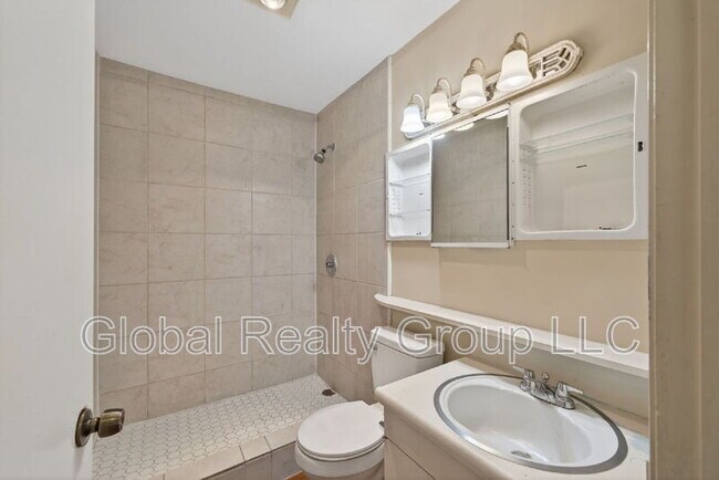 Building Photo - 4022 Ramsgate St