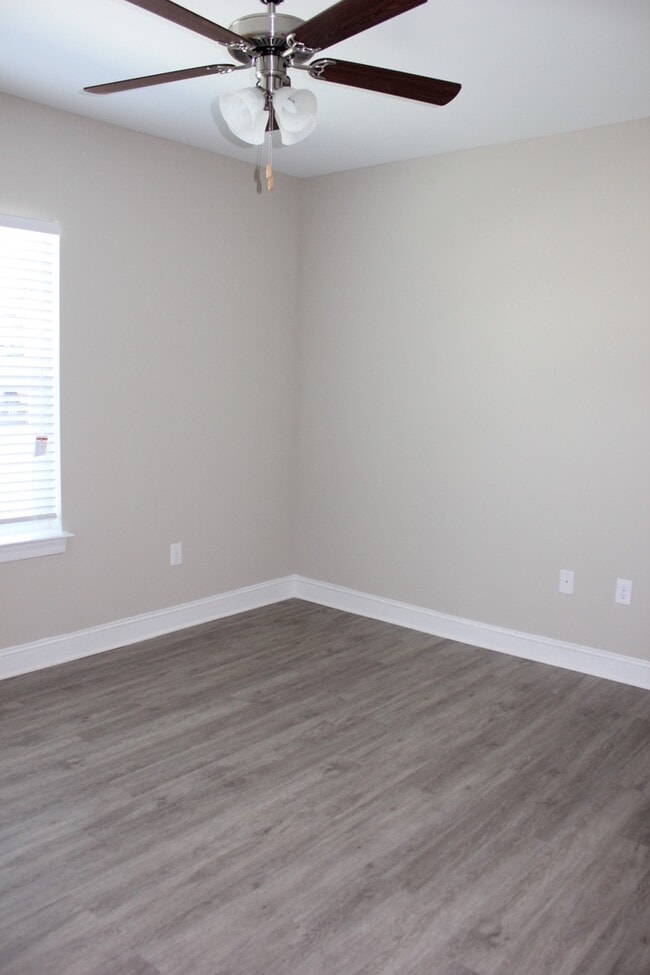 Building Photo - 2 Bedroom, 2 Bath Apartment for Rent