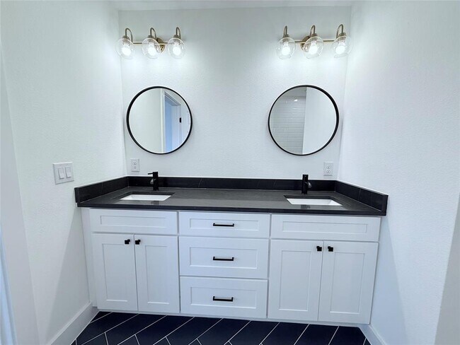 Building Photo - 1417 Kramer Ln