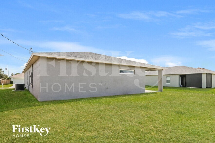 Building Photo - 3542 SW Viceroy St