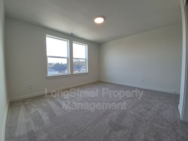 Building Photo - 4694 Finch St