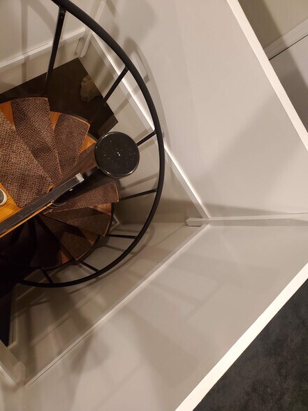 Building Photo - 2 Ginger Dr