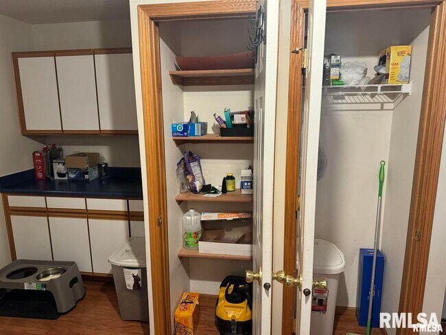 Building Photo - 3820 Creek Hill Dr