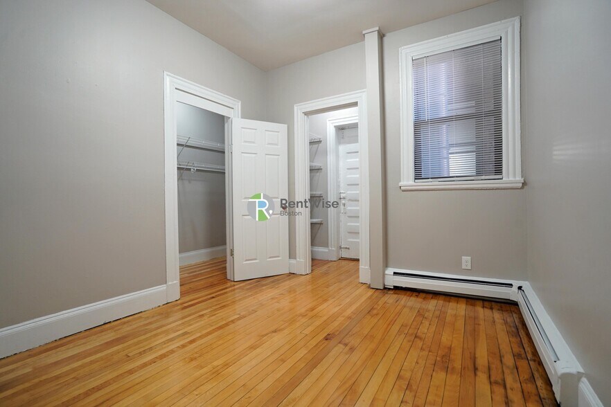 Building Photo - 72 Gardner St