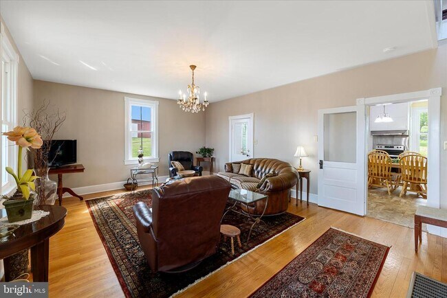 Building Photo - 5452 Middle Rd