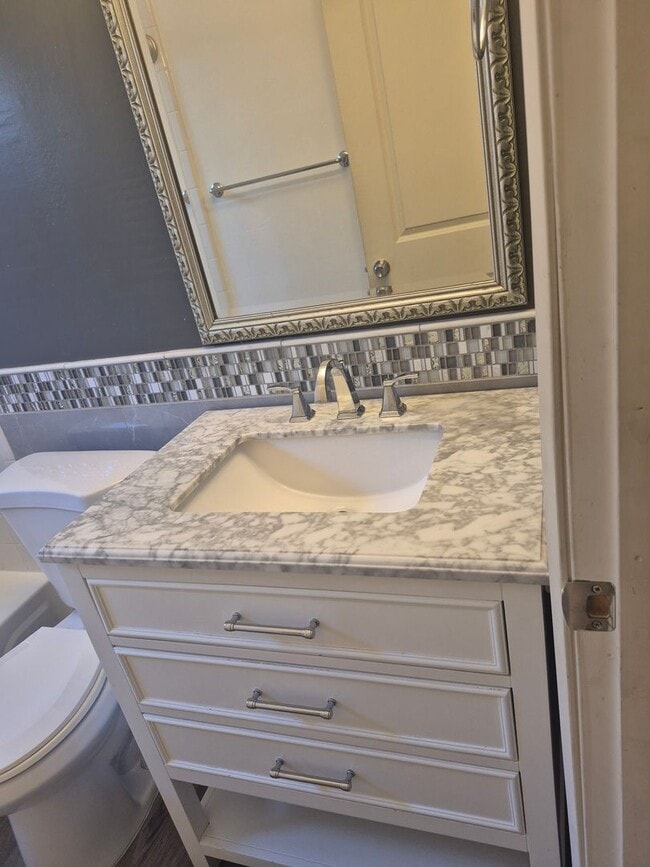 Building Photo - 3 Bedroom Orangevale Home