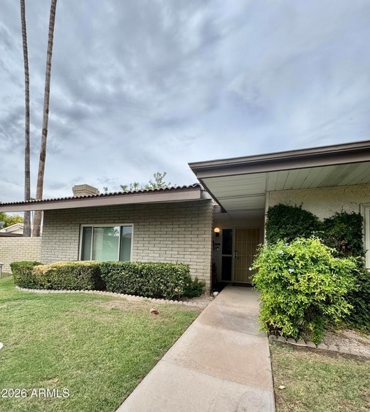 Building Photo - 4800 N 68th St