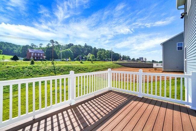 Building Photo - 69 Summerfield Dr