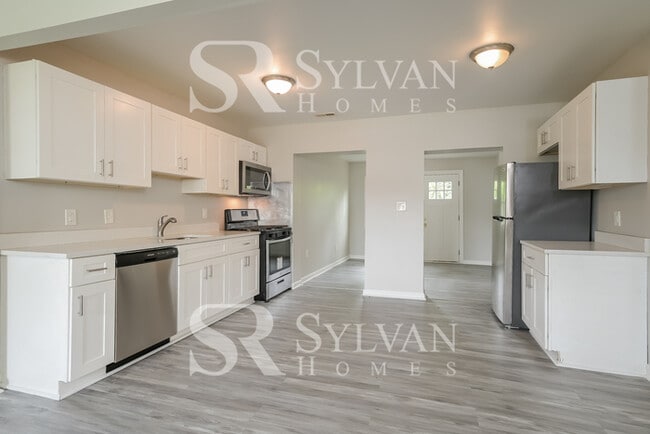 Building Photo - Charming 3BR 2BA home