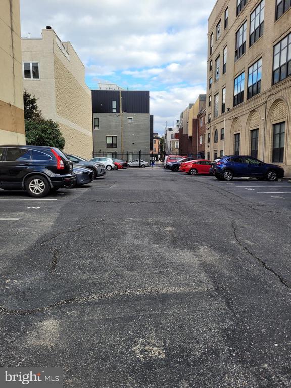 Building Photo - 849 S 7th St