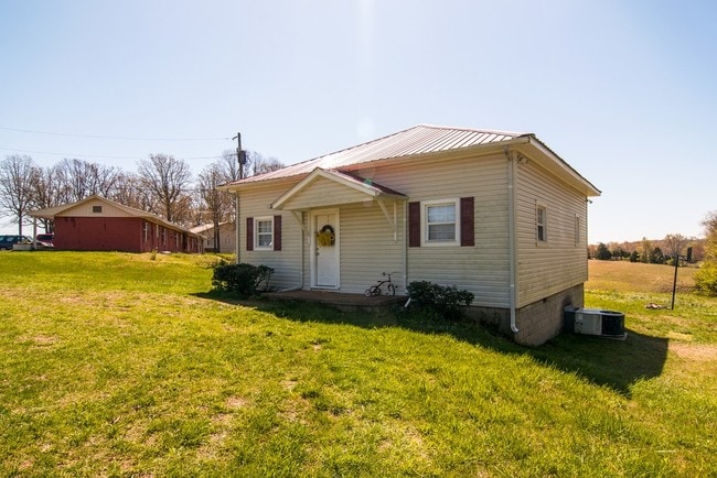 2br/1 bath stand alone house - 681 Church St