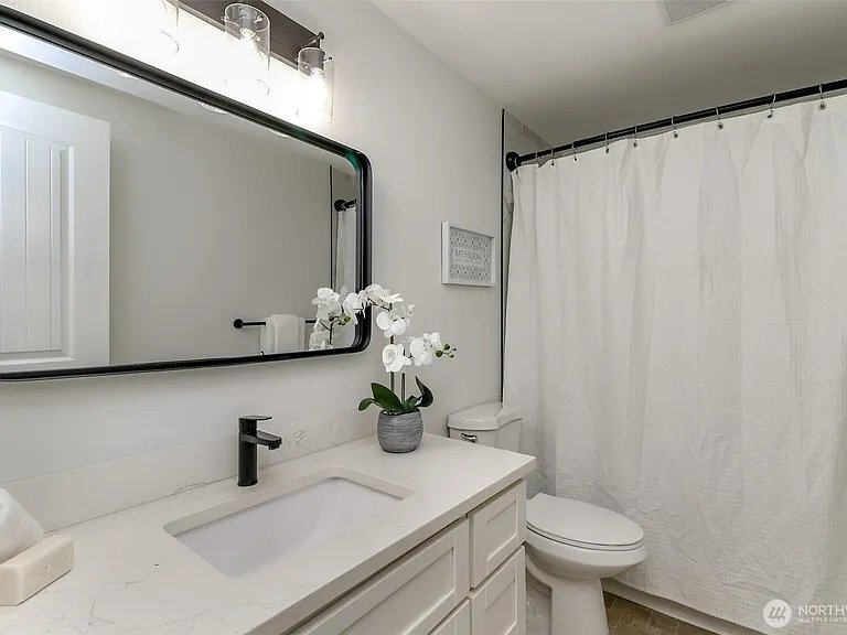 Building Photo - 12343 Shadowbrook Dr SW
