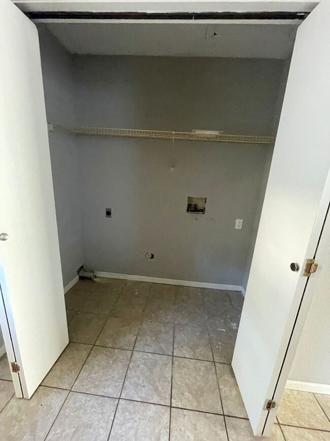 Building Photo - 655-657 W. Country Squire Ct.