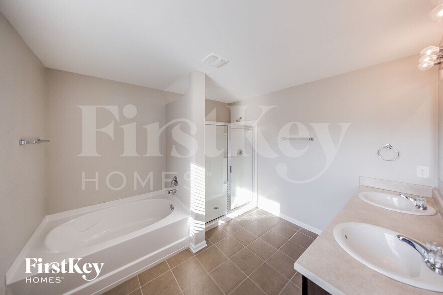 Building Photo - 11478 Walden Trce