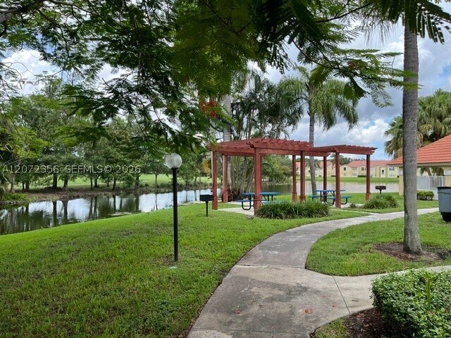 Building Photo - 643 Vista Isles Dr