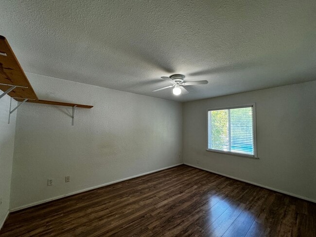 Building Photo - 1843 Square Foot River Front two level hom...