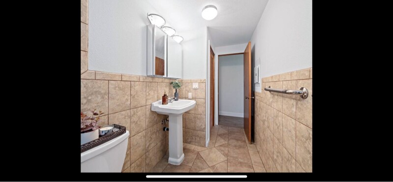 Building Photo - 13-3515-3515 Alapai St
