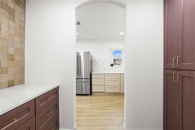 Building Photo - 1513 Carriage Ln