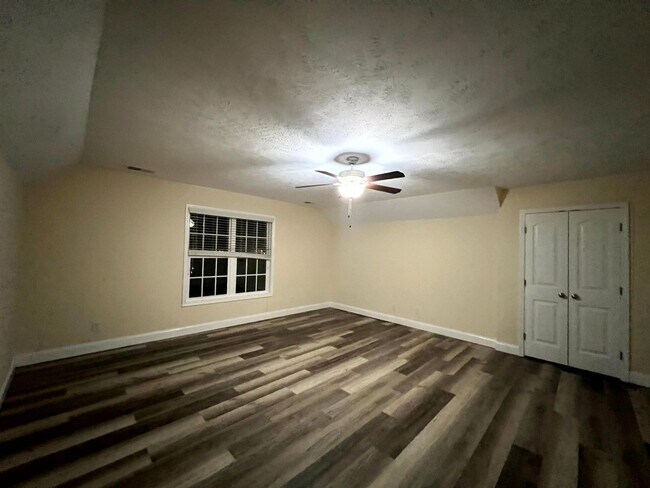 Building Photo - 2458 Market Hill Dr