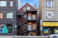 Building Photo - 1313 W Chicago Ave