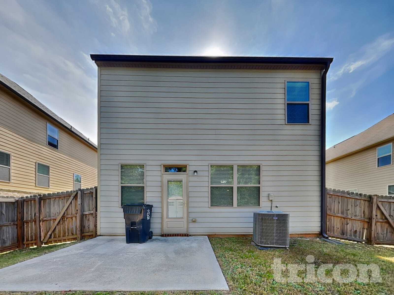 Building Photo - 1095 Lear Dr